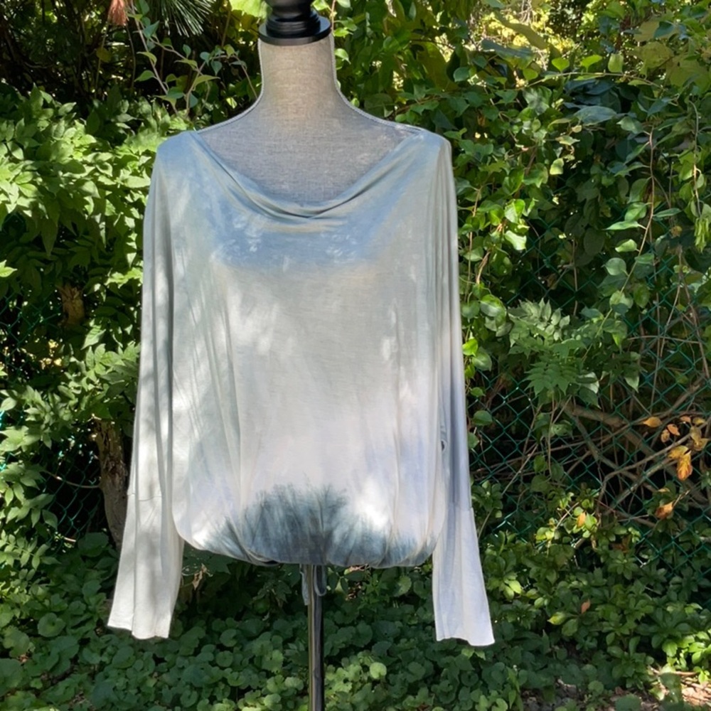 Max Jeans Ombre Long Sleeve Top oversized fit and fits S,M,L